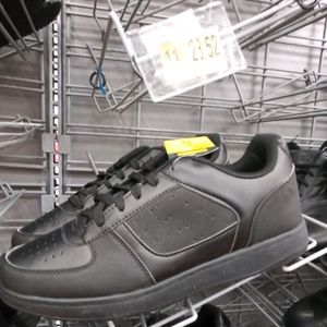 Meet your Posher, Larry